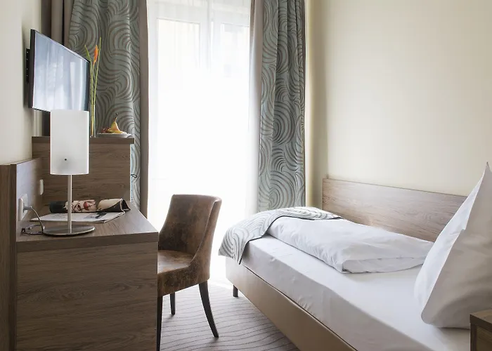 מלון Schlicker 3*