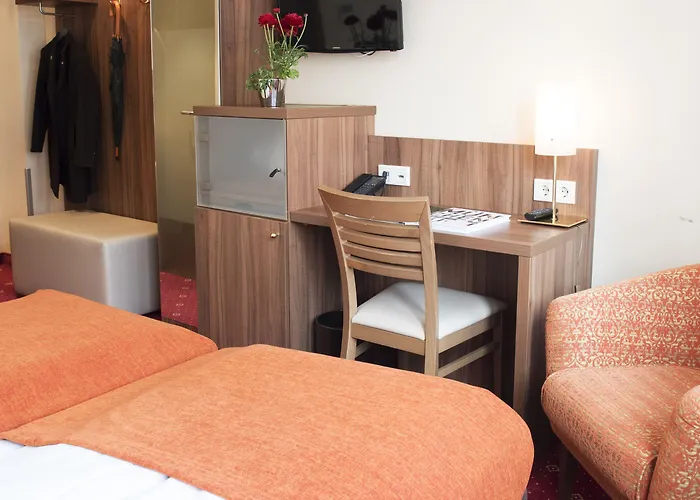 מלון Schlicker 3*