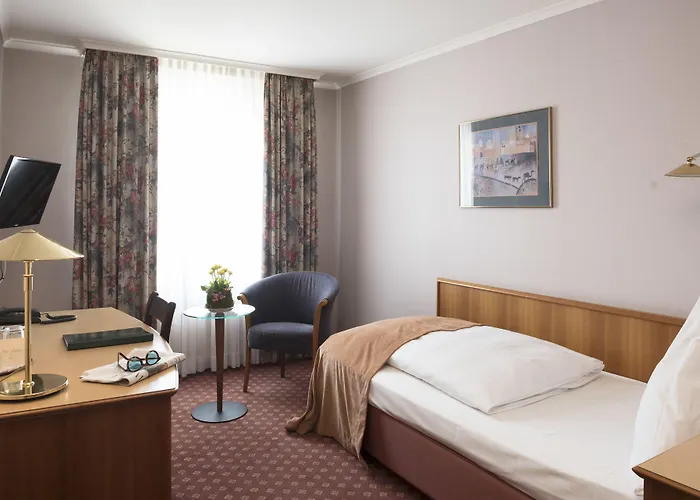 Schlicker 3* מינכן